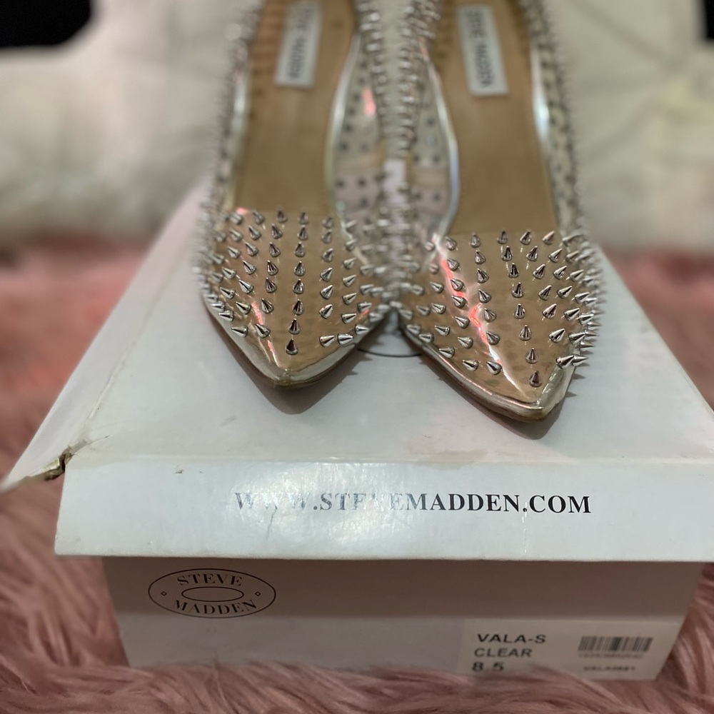 Shoes - Picture 5 of 6